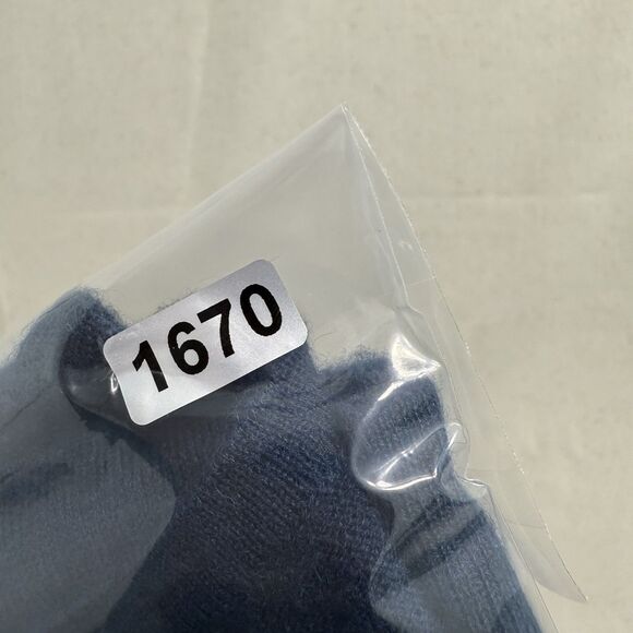 Neiman Marcus Women's Scoop Neck Sleeveless Cashmere Sweater Tank Blue Size L - Picture 8 of 8